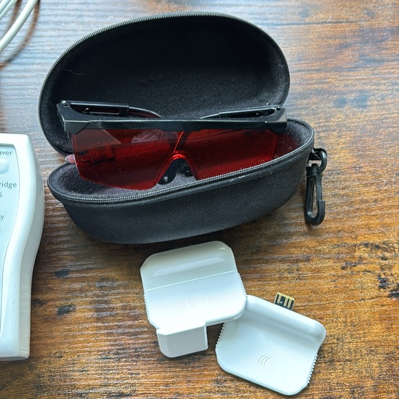 Iluminage Beauty Me Elos Laser Hair Removal System - Picture 10 of 11